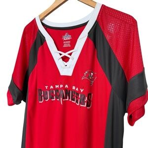 Majestic Tampa Bay Buccaneers Women’s 2XL Red NFL Jersey Lace-Up Game Day Casual